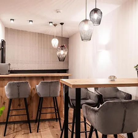 Cabin8 Alpine Flair 佩尔蒂绍