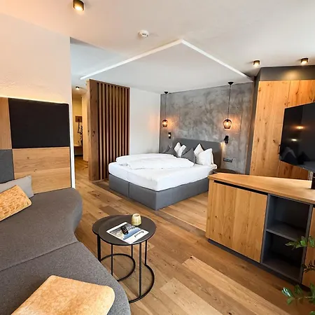 Cabin8 Alpine Flair 佩尔蒂绍