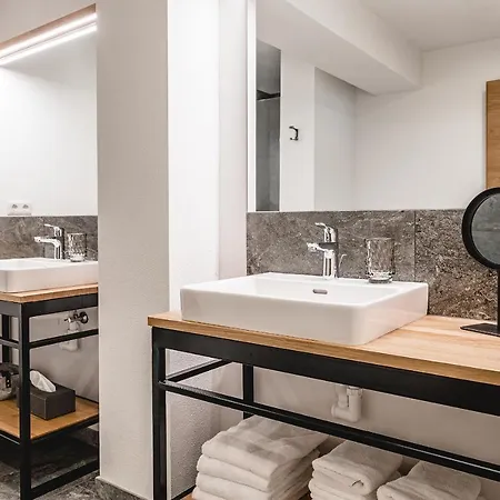 Cabin8 Alpine Flair Apartment Pertisau